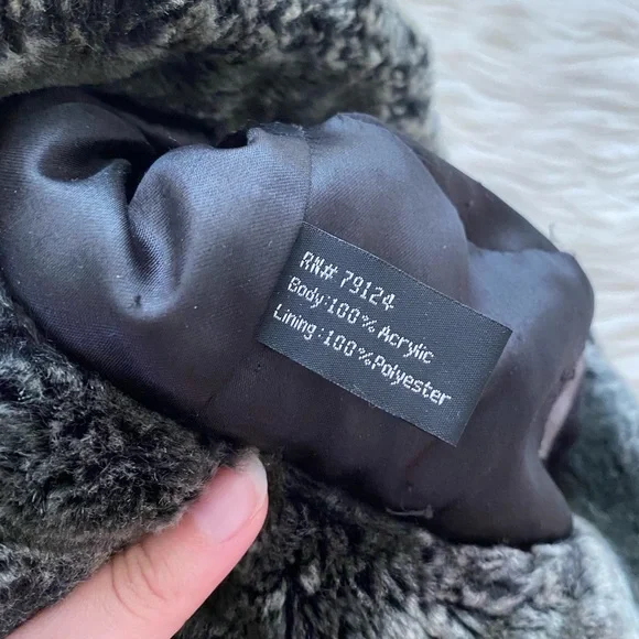 Vinatge Wilson’s Leather Gray Fur Faux Bucket Hat Y2K - Picture 9 of 9